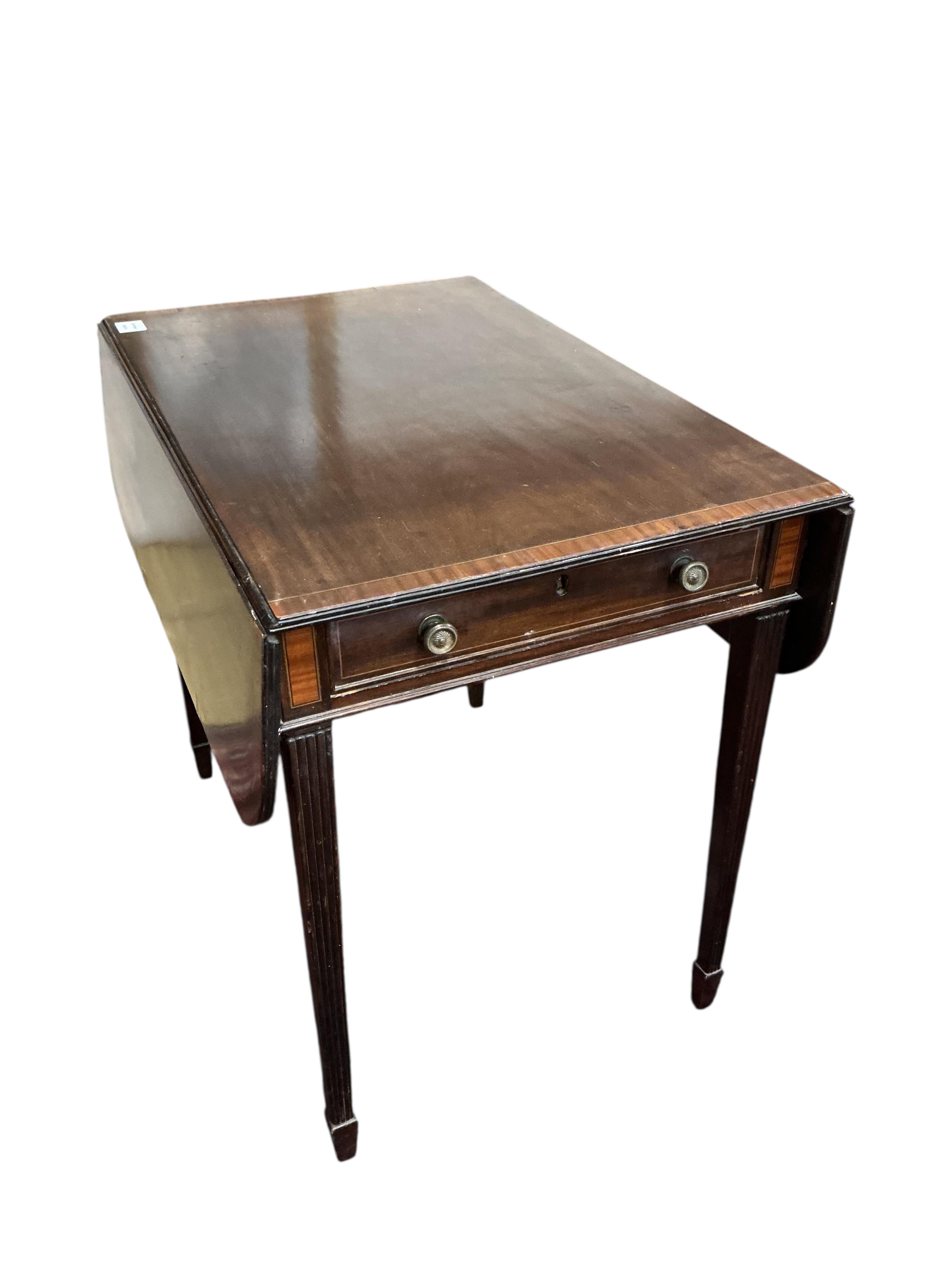 A George III satinwood banded mahogany Pembroke table, width 79cm, depth 54cm, height 71cm